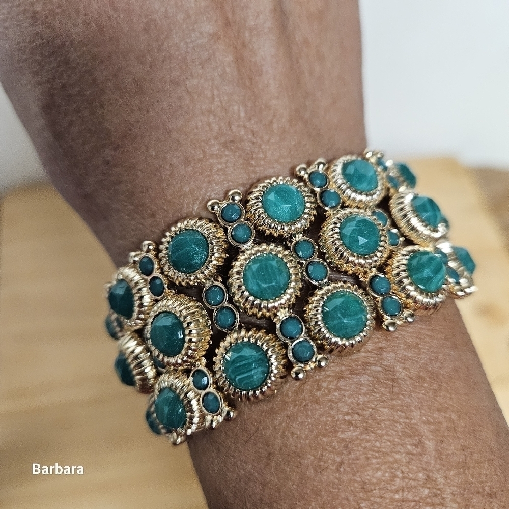 Banana Republic Emerald Beaded Stretch Bracelet - Picture 2 of 6